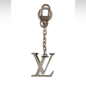 Louis Vuitton Logo charm - Silver - Gently Loved